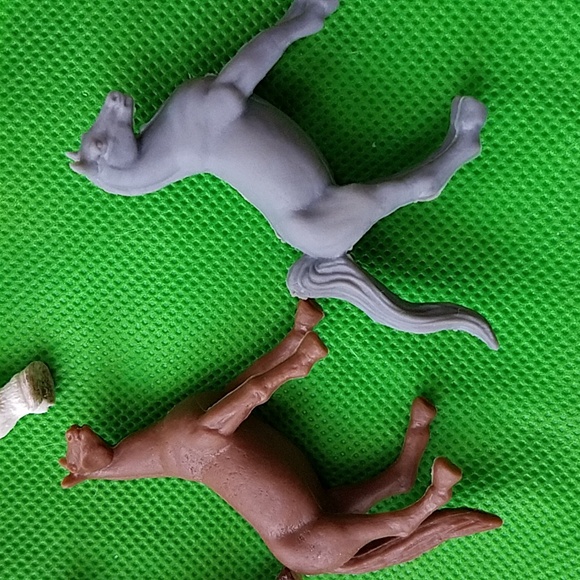 Assorted Horse Figurine Set - Black, Brown, Gray - Set Of 7. - Picture 7 of 10